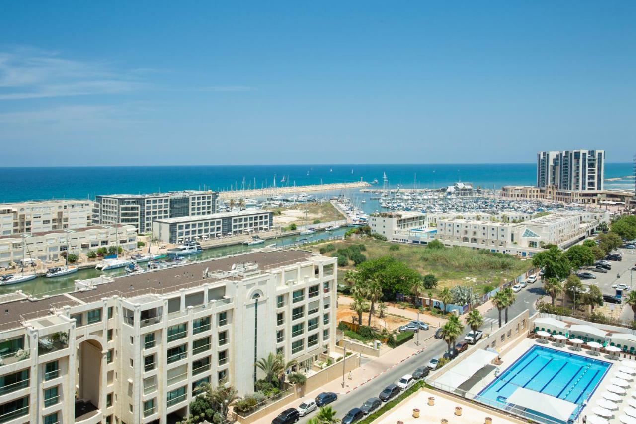 Aparthotel Okeanos On The Beach Herzliya Exterior photo