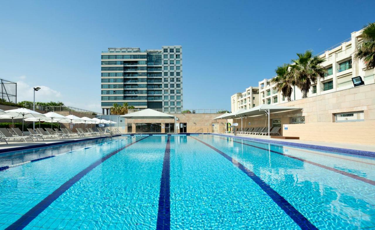 Aparthotel Okeanos On The Beach Herzliya Exterior photo