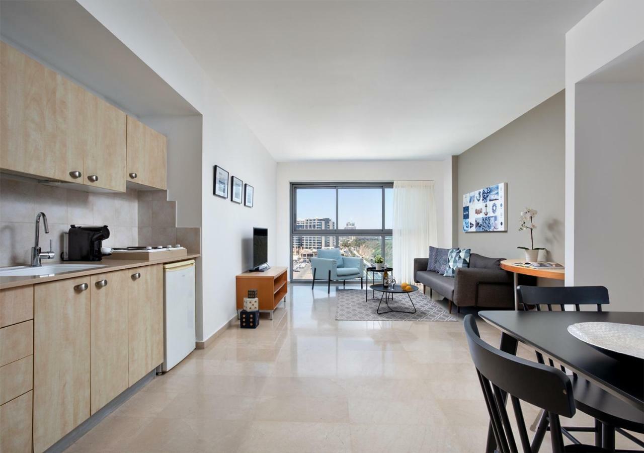 Aparthotel Okeanos On The Beach Herzliya Exterior photo
